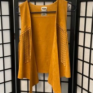 Mustard Yellow Fringe Vest feels like suede new without tag